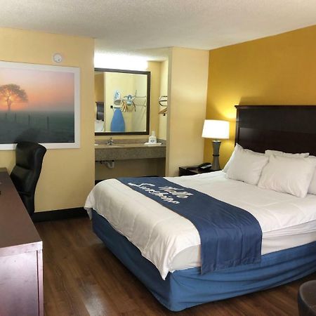 Days Inn By Wyndham King-Winston Salem Area Экстерьер фото