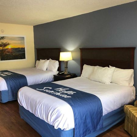 Days Inn By Wyndham King-Winston Salem Area Экстерьер фото