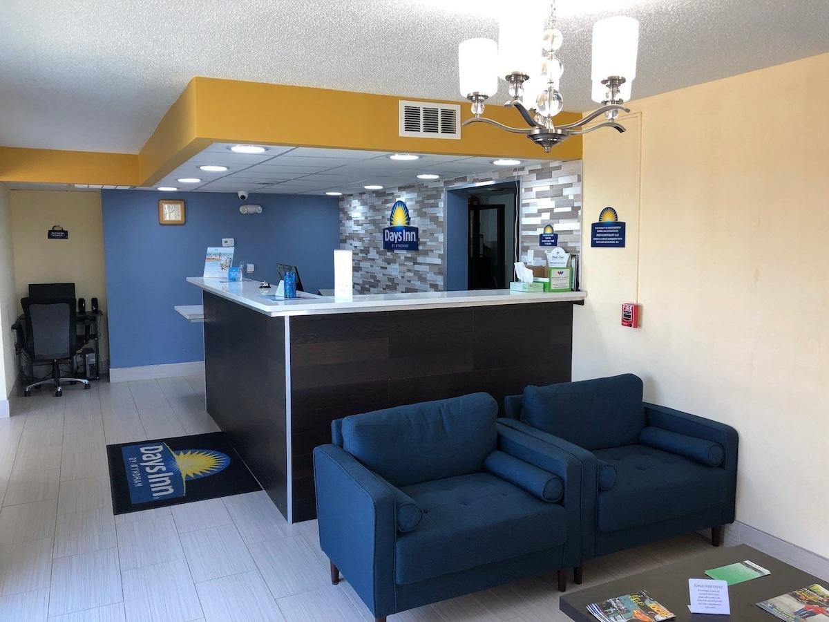 Days Inn By Wyndham King-Winston Salem Area Экстерьер фото