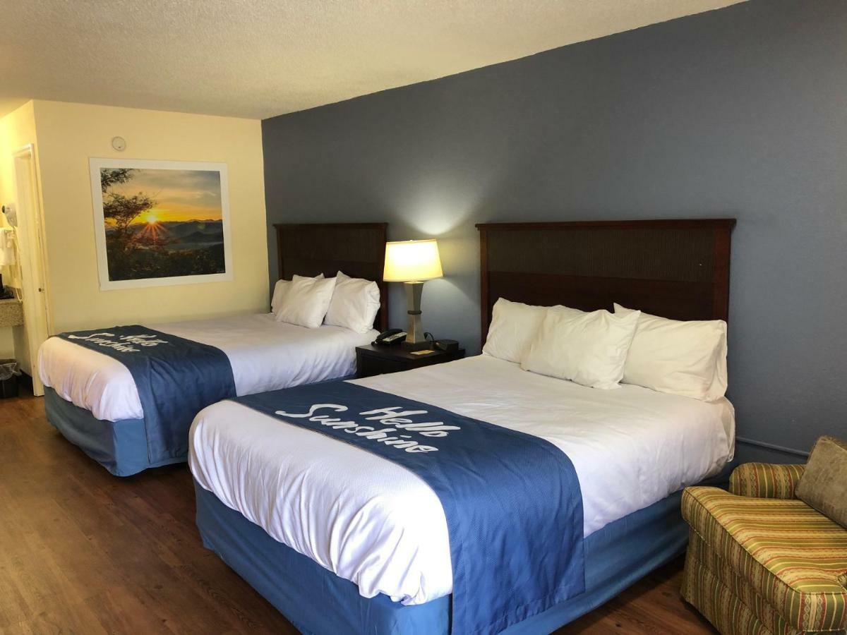 Days Inn By Wyndham King-Winston Salem Area Экстерьер фото