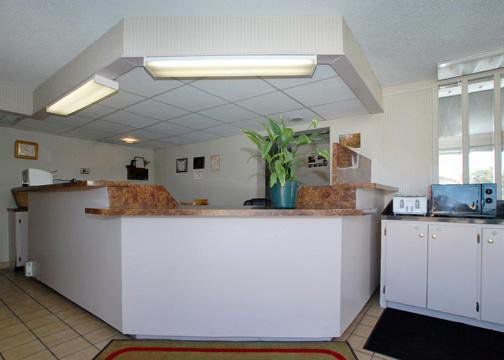 Days Inn By Wyndham King-Winston Salem Area Интерьер фото